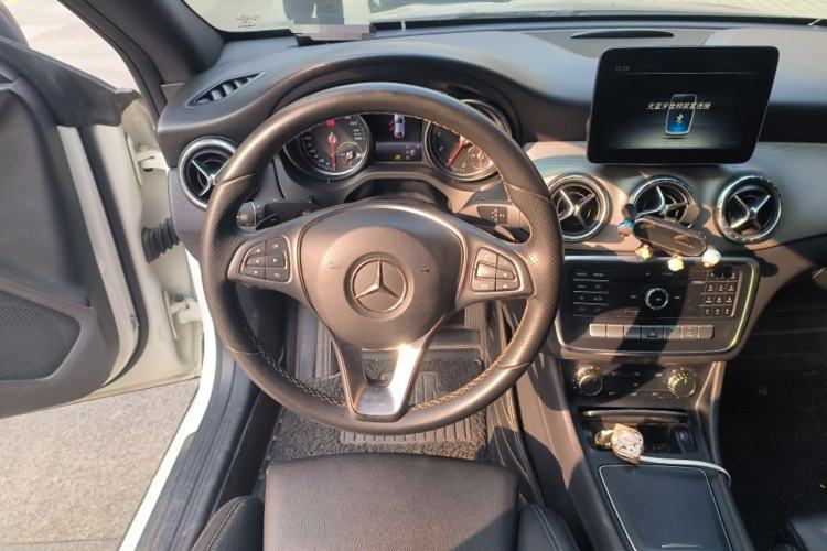 Used Mercedes-Benz CLA 2017 Facelifted CLA 200 Stylish Edition Steering Wheel