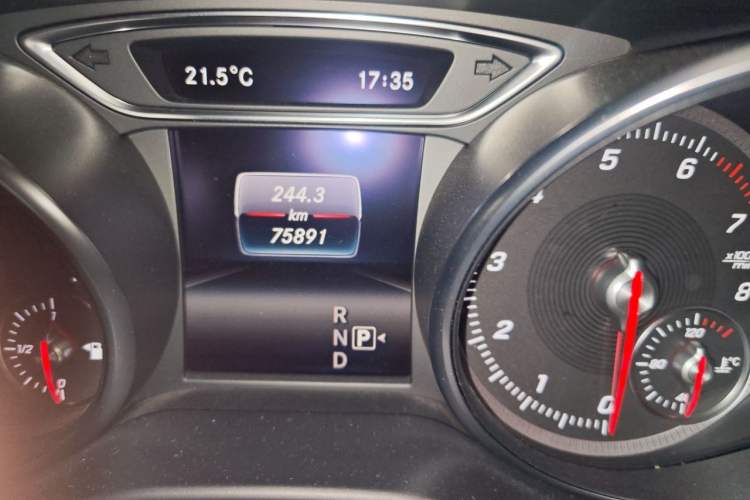 Used Mercedes-Benz CLA 2017 Facelifted CLA 200 Stylish Edition Odometer Close Up