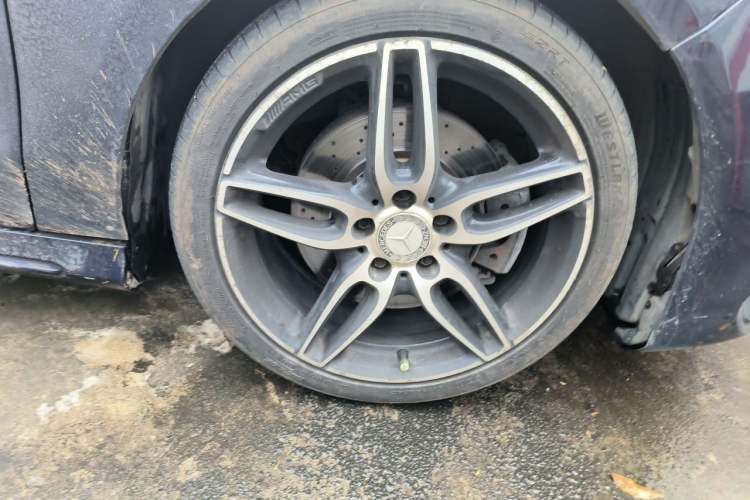 Used Mercedes-Benz CLA 2017 CLA 220 4MATIC Right Front Wheel Hub