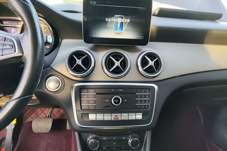 Used Mercedes-Benz CLA 2017 Refreshed CLA 200 Sport Edition Audio And AC Panel