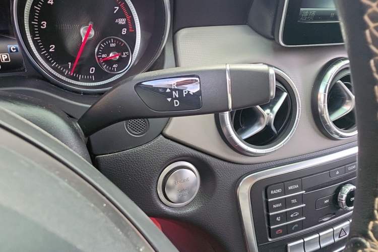 Used Mercedes-Benz CLA 2017 Facelifted CLA 200 Stylish Edition Gear Lever