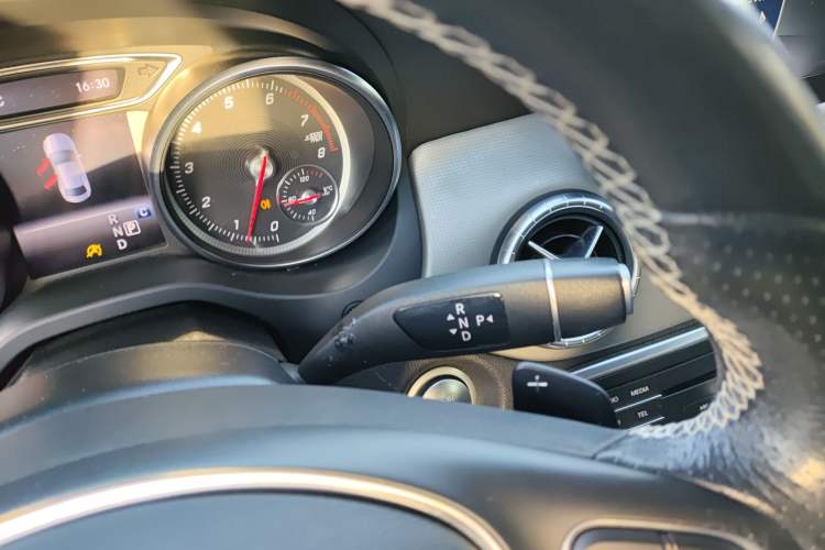 Used Mercedes-Benz CLA 2017 Refreshed CLA 200 Sport Edition Gear Lever