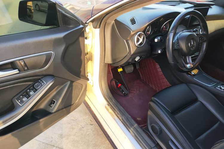 Used Mercedes-Benz CLA 2017 Refreshed CLA 200 Sport Edition Interior 3