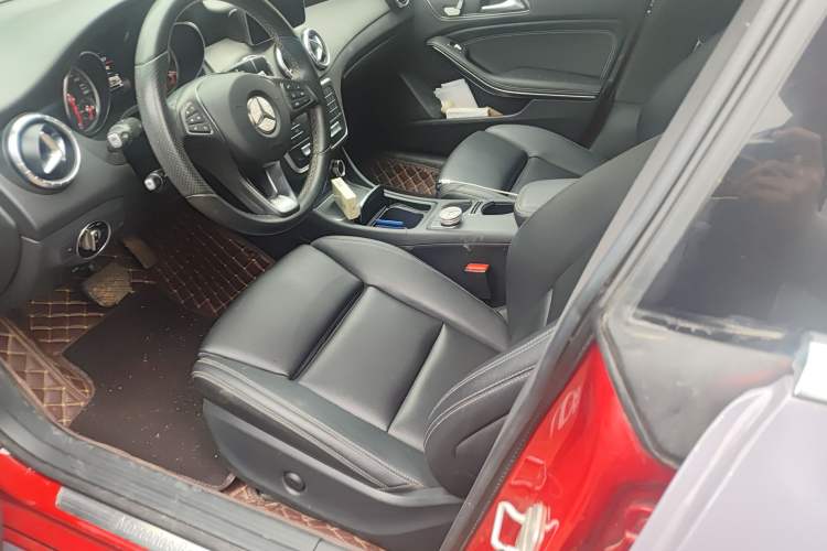 Used Mercedes-Benz CLA 2017 Facelifted CLA 200 Stylish Edition Left Front Seat
