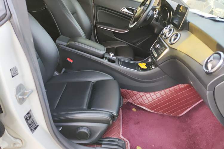 Used Mercedes-Benz CLA 2017 Refreshed CLA 200 Sport Edition Right Front Seat