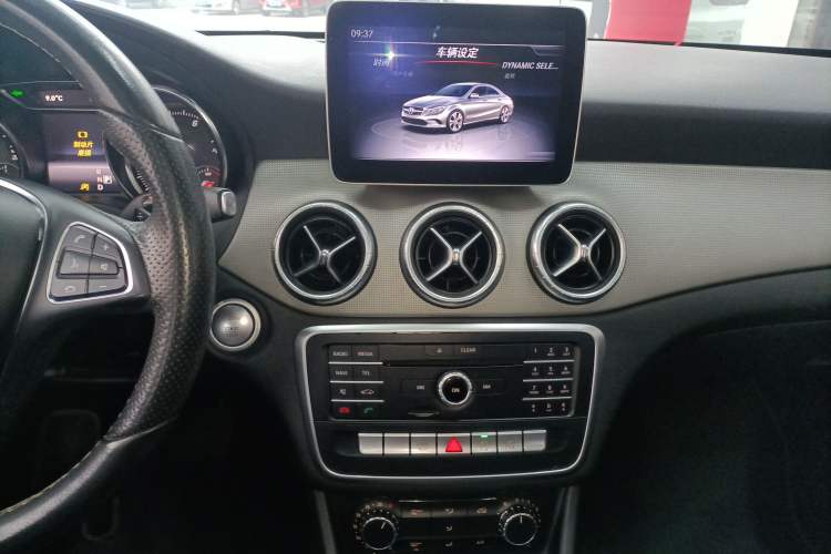 Used Mercedes-Benz CLA 2017 Refreshed CLA 200 Sport Edition Audio And AC Panel
