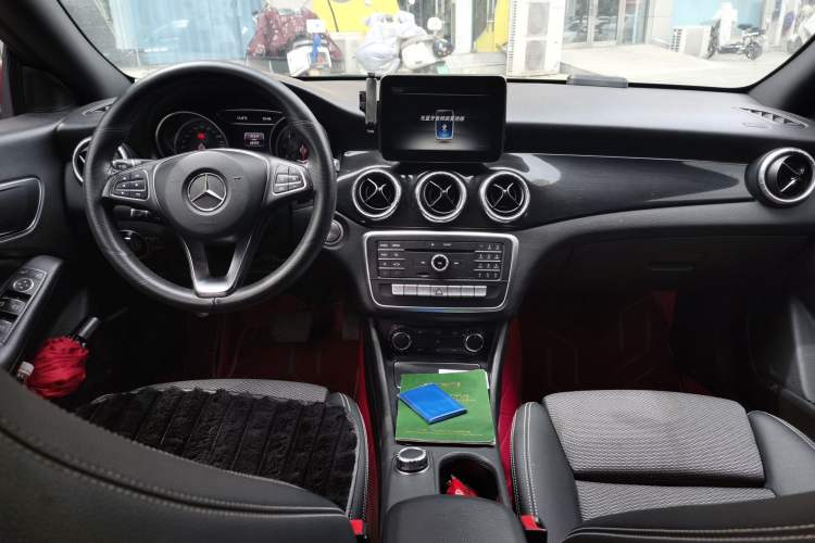 Used Mercedes-Benz CLA 2017 Facelifted CLA 180 Center Console