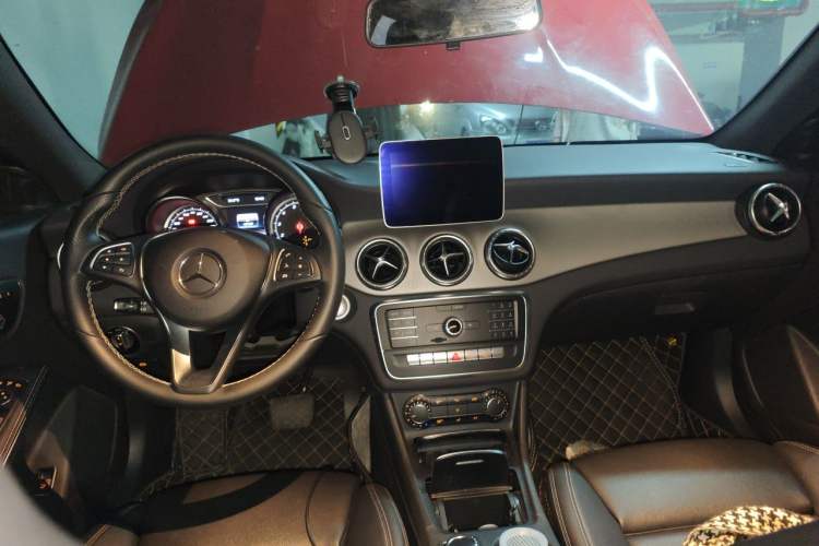 Used Mercedes-Benz CLA 2017 Facelifted CLA 200 Stylish Edition Center Console