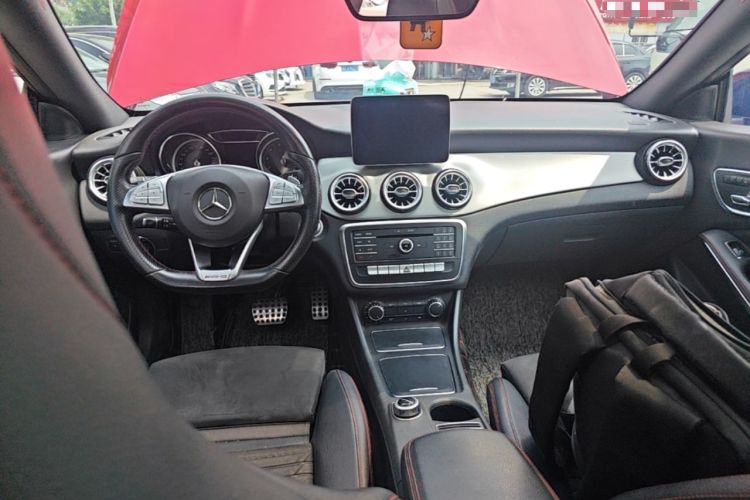 Used Mercedes-Benz CLA 2017 Refreshed CLA 220 4MATIC Center Console