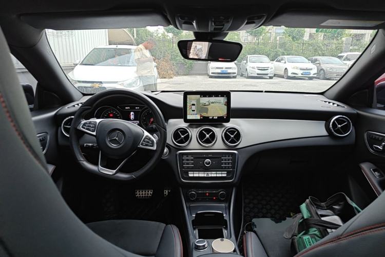 Used Mercedes-Benz CLA 2017 Refreshed CLA 220 4MATIC Center Console