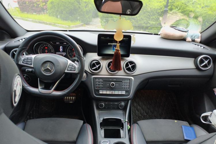 Used Mercedes-Benz CLA 2017 CLA 220 4MATIC Center Console