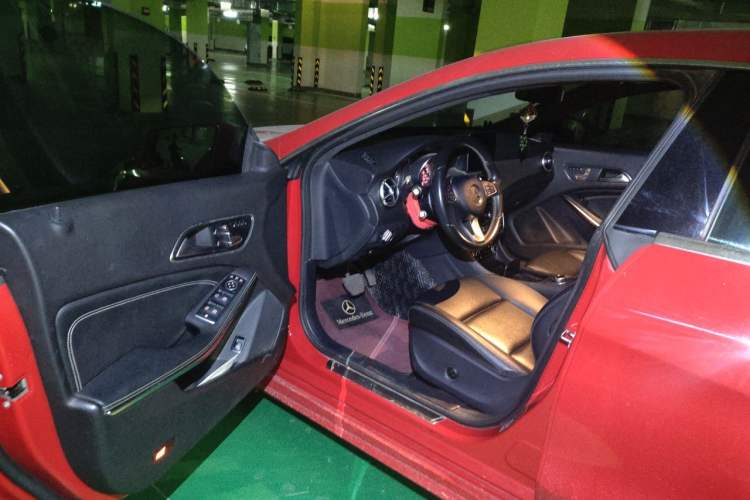Used Mercedes-Benz CLA 2017 Facelifted CLA 200 Stylish Edition Driver Seat
