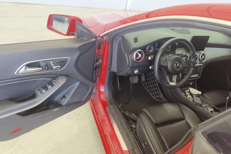 Used Mercedes-Benz CLA 2017 Facelifted CLA 200 Stylish Edition Driver Seat