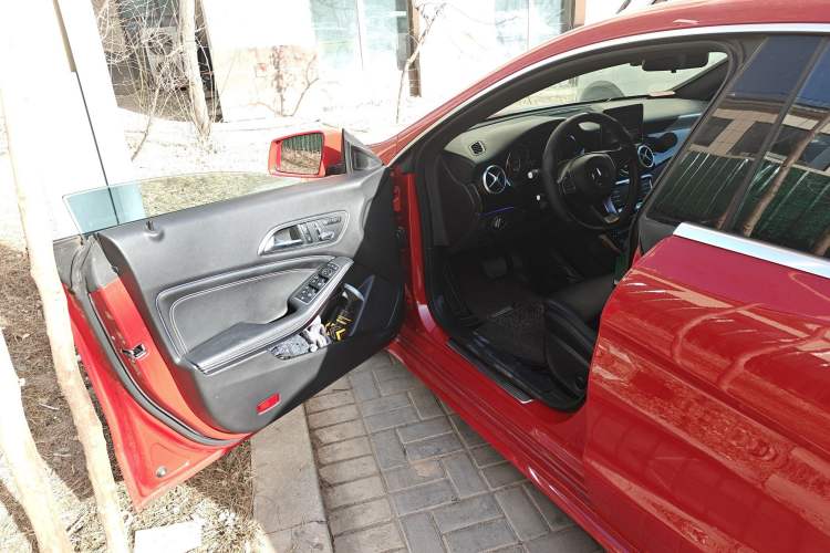Used Mercedes-Benz CLA 2017 Facelifted CLA 200 Stylish Edition Driver Seat