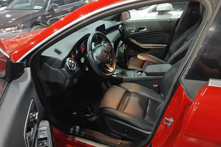 Used Mercedes-Benz CLA 2017 Facelifted CLA 200 Stylish Edition Driver Seat