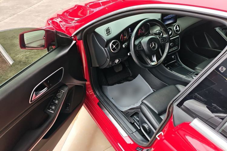 Used Mercedes-Benz CLA 2017 Refreshed CLA 200 Sport Edition Driver Seat