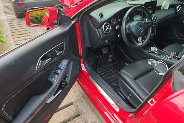 Used Mercedes-Benz CLA 2017 Facelifted CLA 200 Stylish Edition Driver Seat