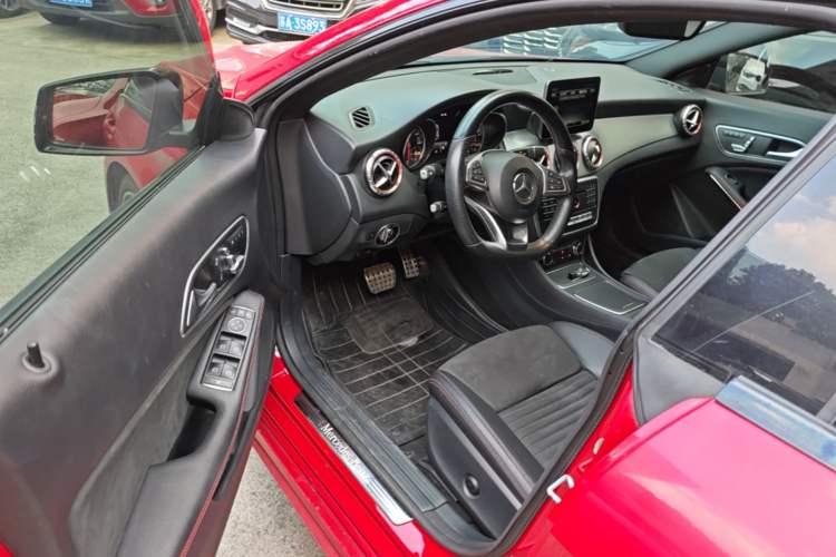 Used Mercedes-Benz CLA 2017 CLA 220 4MATIC Polar Limited Edition Driver Seat