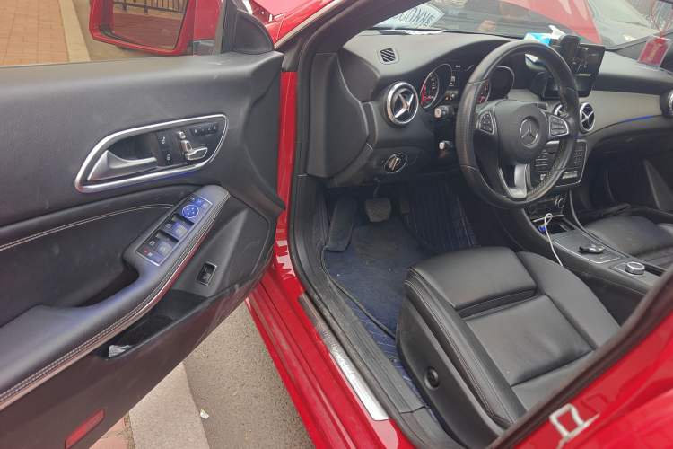 Used Mercedes-Benz CLA 2017 Facelifted CLA 200 Stylish Edition Driver Seat