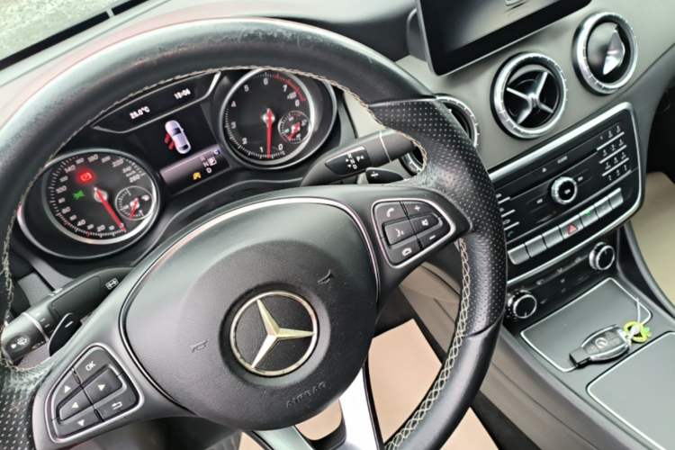 Used Mercedes-Benz CLA 2017 Facelifted CLA 200 Stylish Edition Gear Lever