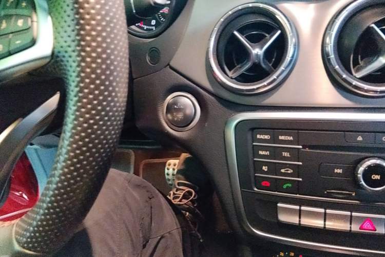 Used Mercedes-Benz CLA 2017 Refreshed CLA 220 4MATIC Gear Lever