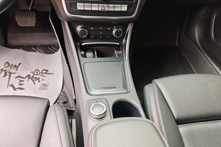 Used Mercedes-Benz CLA 2017 Refreshed CLA 200 Sport Edition Gear Lever
