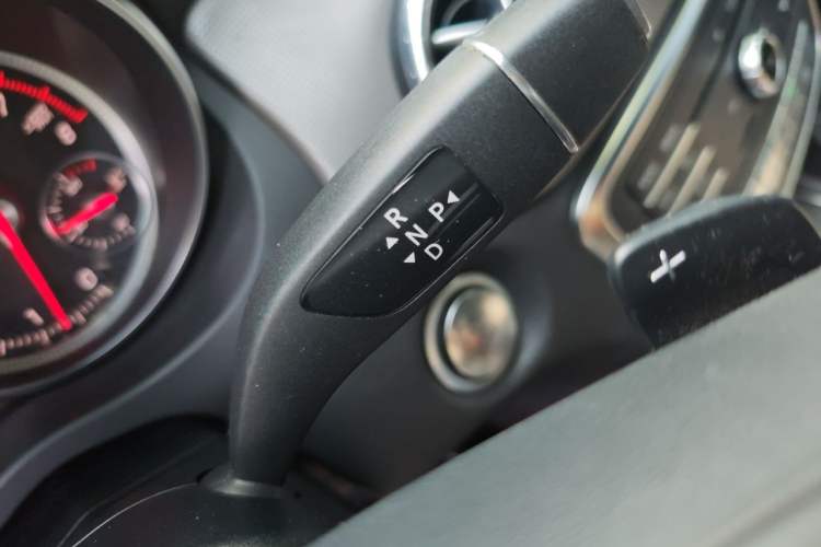 Used Mercedes-Benz CLA 2017 Facelifted CLA 200 Stylish Edition Gear Lever