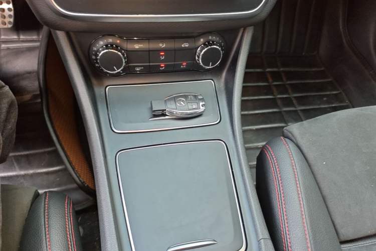 Used Mercedes-Benz CLA 2017 CLA 220 4MATIC Polar Limited Edition Gear Lever