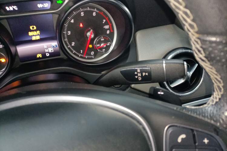 Used Mercedes-Benz CLA 2017 Refreshed CLA 200 Sport Edition Gear Lever