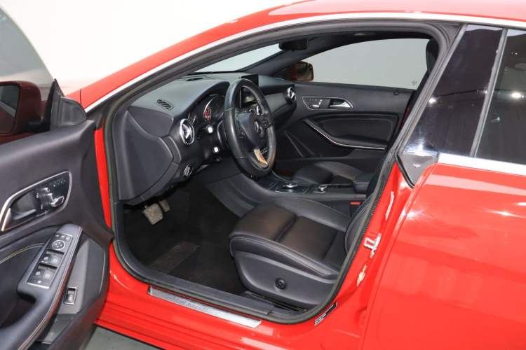 Used Mercedes-Benz CLA 2017 Facelifted CLA 200 Stylish Edition Interior 1