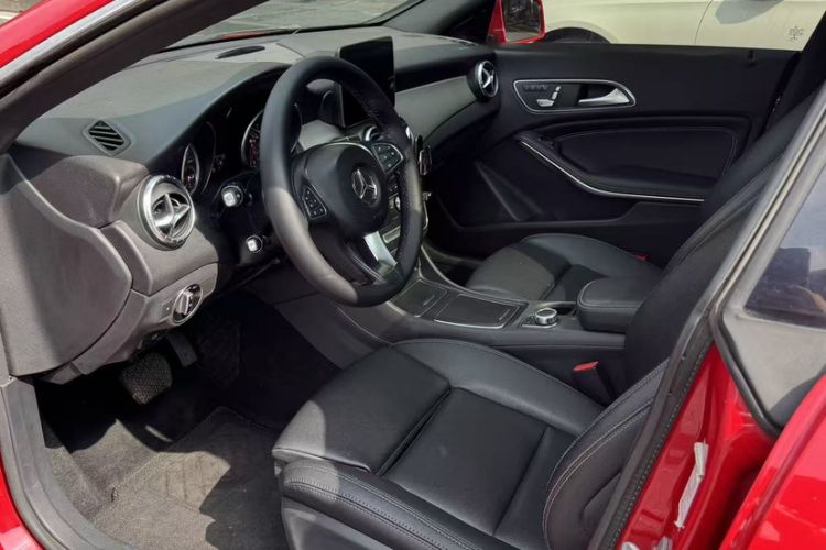 Used Mercedes-Benz CLA 2017 Facelifted CLA 200 Stylish Edition Interior 2