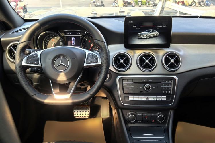 Used Mercedes-Benz CLA 2017 Refreshed CLA 220 4MATIC Interior 3