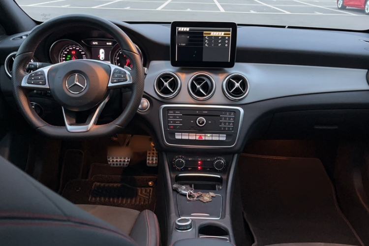 Used Mercedes-Benz CLA 2017 Refreshed CLA 220 4MATIC Interior 5