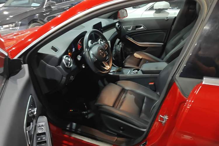 Used Mercedes-Benz CLA 2017 Facelifted CLA 200 Stylish Edition Left Front Seat