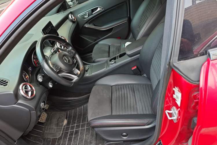 Used Mercedes-Benz CLA 2017 CLA 220 4MATIC Polar Limited Edition Left Front Seat
