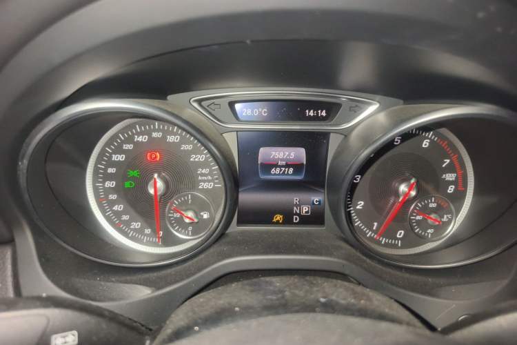 Used Mercedes-Benz CLA 2017 Facelifted CLA 200 Stylish Edition Odometer Close Up