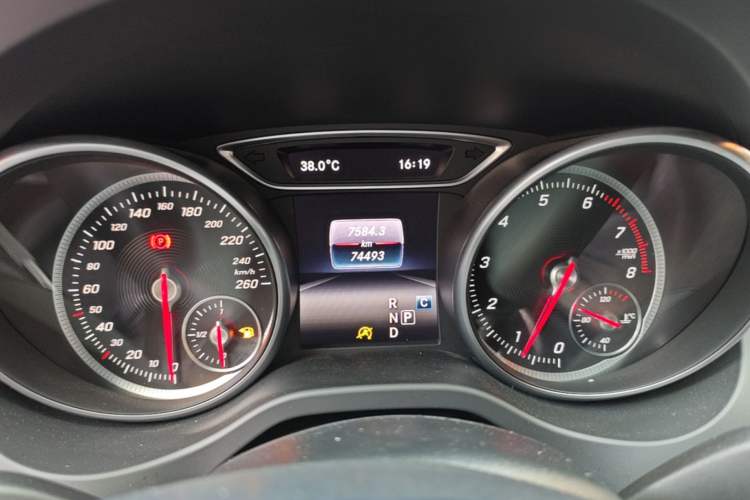 Used Mercedes-Benz CLA 2017 CLA 220 4MATIC Polar Limited Edition Odometer Close Up