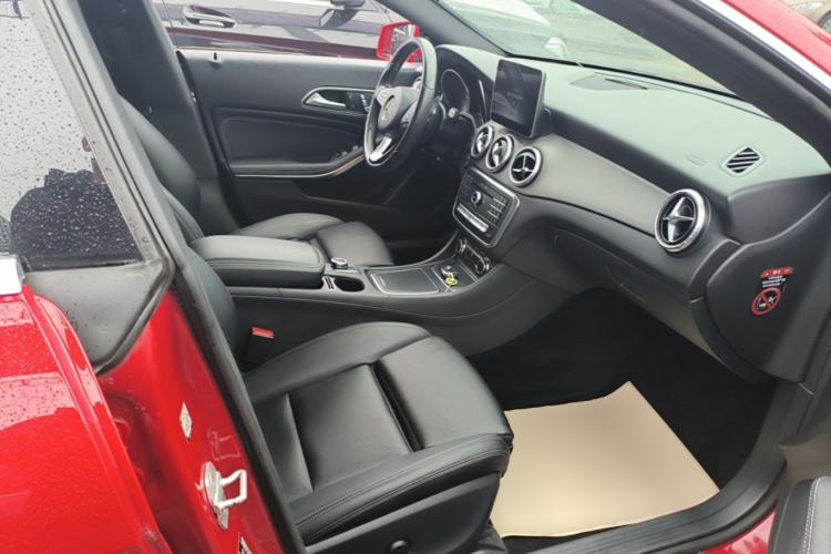 Used Mercedes-Benz CLA 2017 Facelifted CLA 200 Stylish Edition Right Front Seat