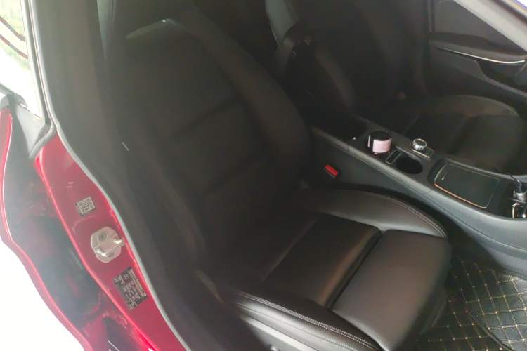Used Mercedes-Benz CLA 2017 Facelifted CLA 200 Stylish Edition Right Front Seat