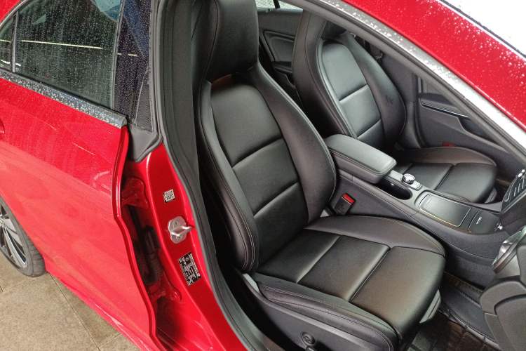 Used Mercedes-Benz CLA 2017 Facelifted CLA 200 Stylish Edition Right Front Seat