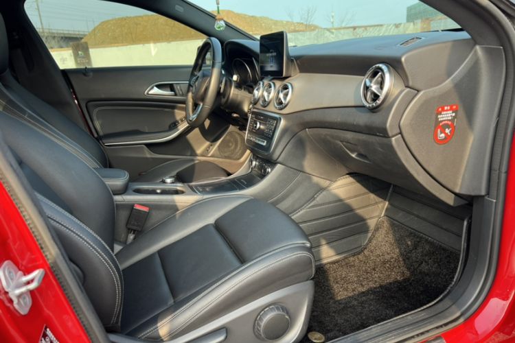 Used Mercedes-Benz CLA 2017 Refreshed CLA 200 Sport Edition Right Front Seat