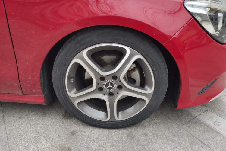 Used Mercedes-Benz CLA 2017 Facelifted CLA 180 Right Front Wheel Hub