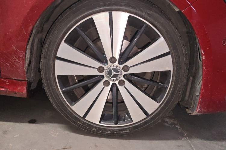 Used Mercedes-Benz CLA 2017 Facelifted CLA 200 Stylish Edition Right Front Wheel Hub