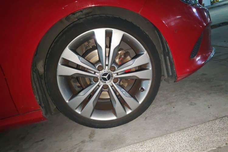 Used Mercedes-Benz CLA 2017 CLA 200 Sport Edition Right Front Wheel Hub