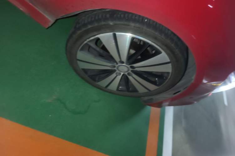Used Mercedes-Benz CLA 2017 Facelifted CLA 200 Stylish Edition Right Front Wheel Hub