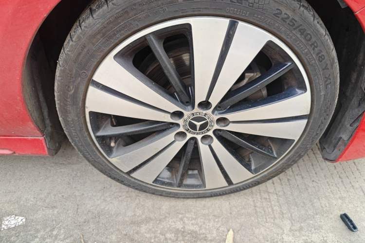 Used Mercedes-Benz CLA 2017 Facelifted CLA 200 Stylish Edition Right Front Wheel Hub