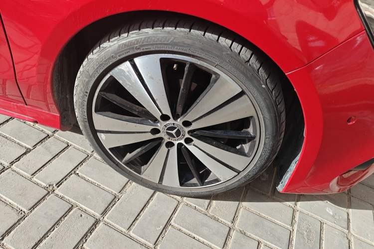 Used Mercedes-Benz CLA 2017 Facelifted CLA 200 Stylish Edition Right Front Wheel Hub