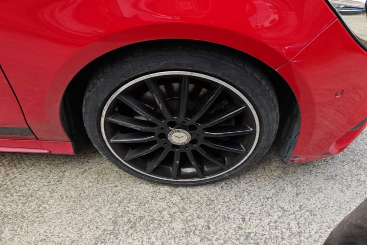 Used Mercedes-Benz CLA 2017 CLA 220 4MATIC Polar Limited Edition Right Front Wheel Hub