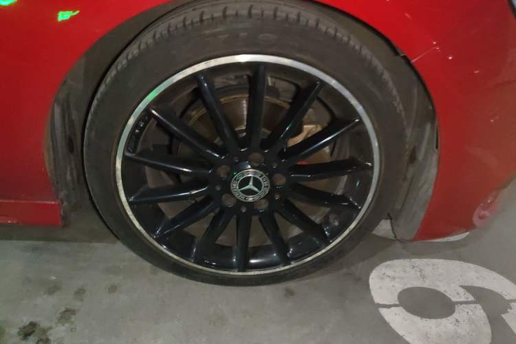 Used Mercedes-Benz CLA 2017 Facelifted CLA 200 Stylish Edition Right Front Wheel Hub