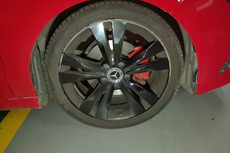 Used Mercedes-Benz CLA 2017 CLA 200 Sport Edition Right Front Wheel Hub